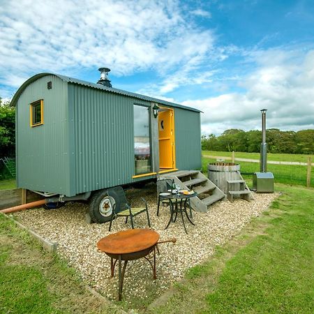Kidwelly Glamping Hotel Exterior photo